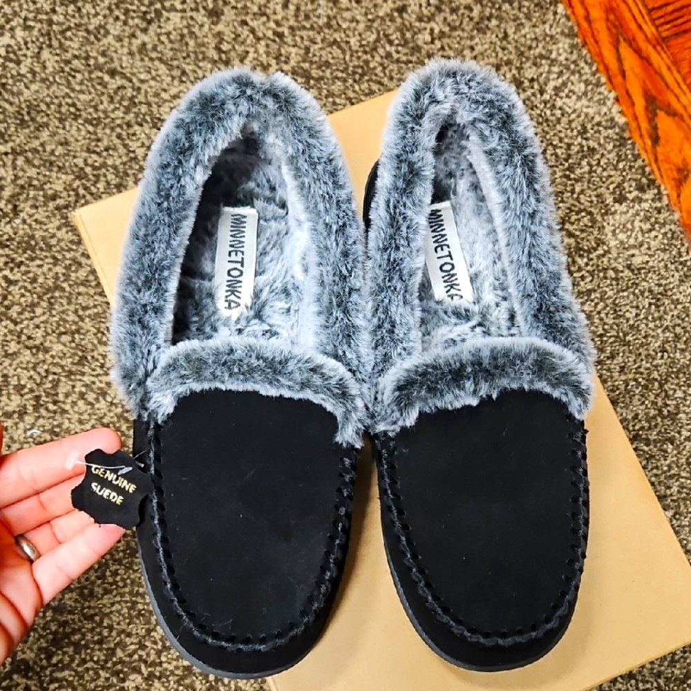 Minnetonka Moccasins Women's Black Suede Fleece Lined